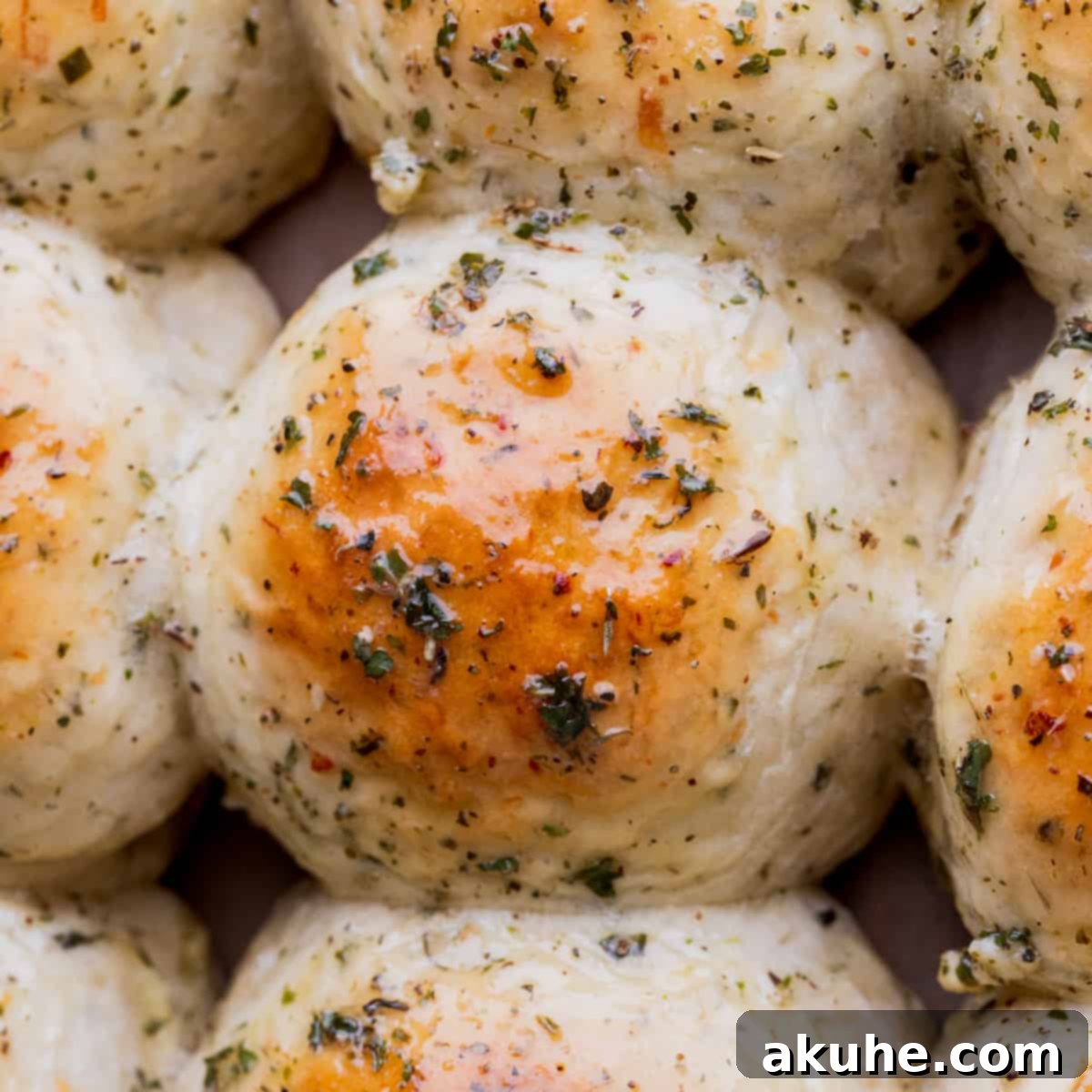 Fresh Baked Garlic Rolls 1 featured 16668