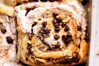 Gooey S’mores Cinnamon Buns