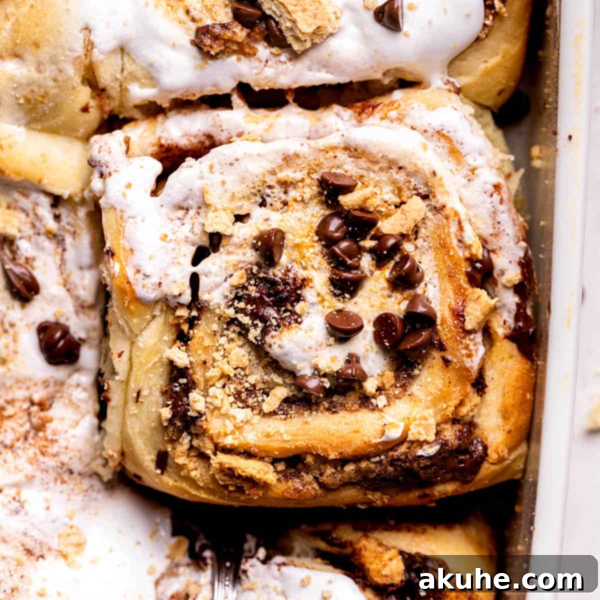 Gooey S'mores Cinnamon Buns 1 featured 19384
