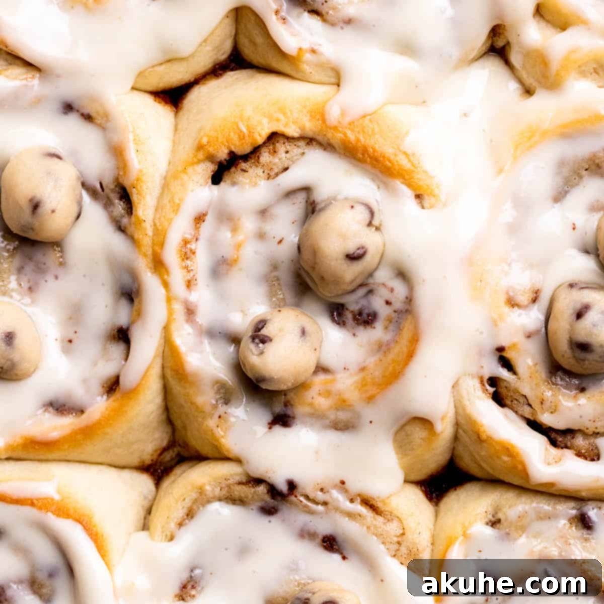 Cookie Dough Swirled Cinnamon Buns 1 featured 19404