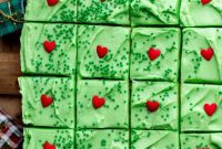 Grinchy Holiday Cake