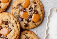 Gooey Caramel Chocolate Chip Cookies