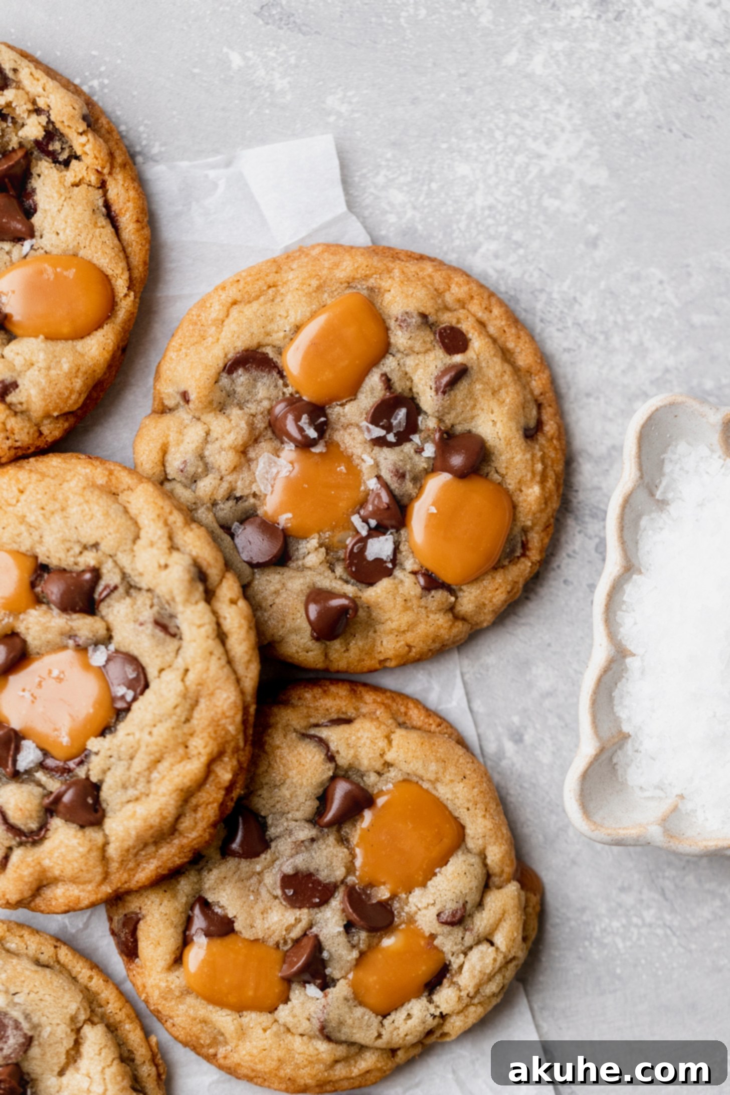 Gooey Caramel Chocolate Chip Cookies 1 featured 2270