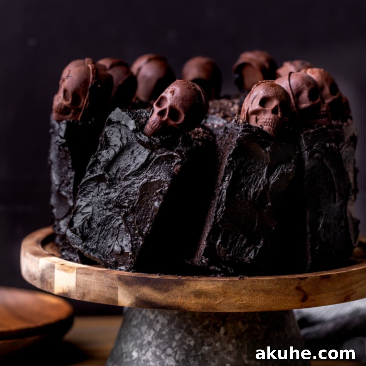 Bewitching Halloween Chocolate Cake 1 featured 2390