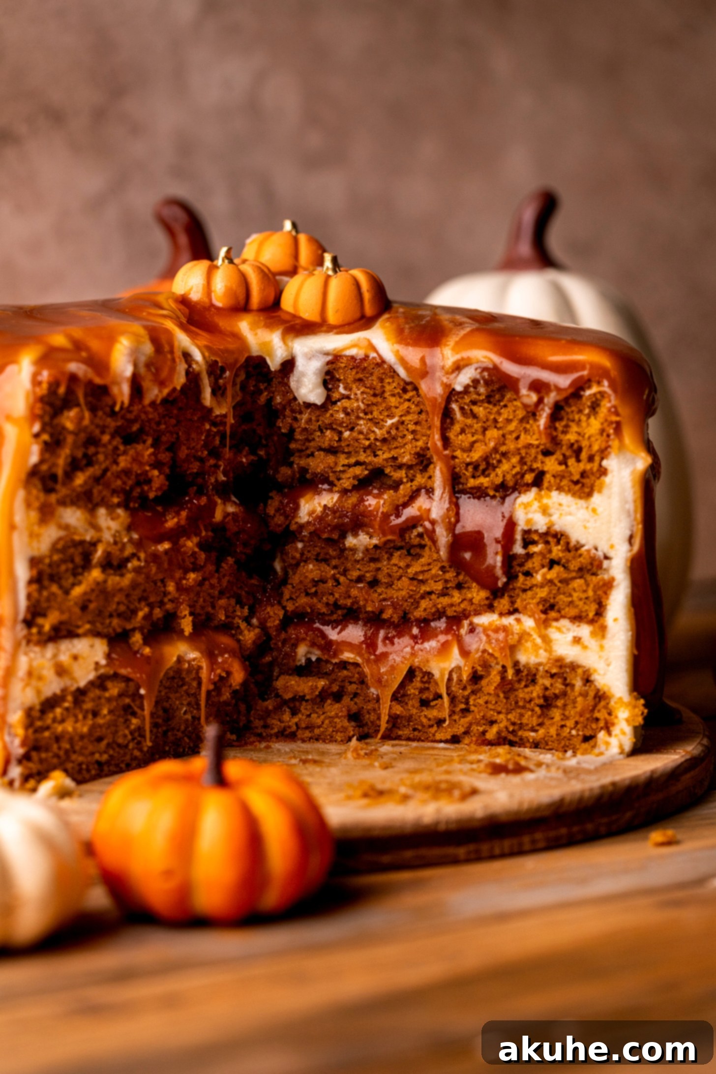 Spiced Pumpkin Caramel Cake 1 featured 24882