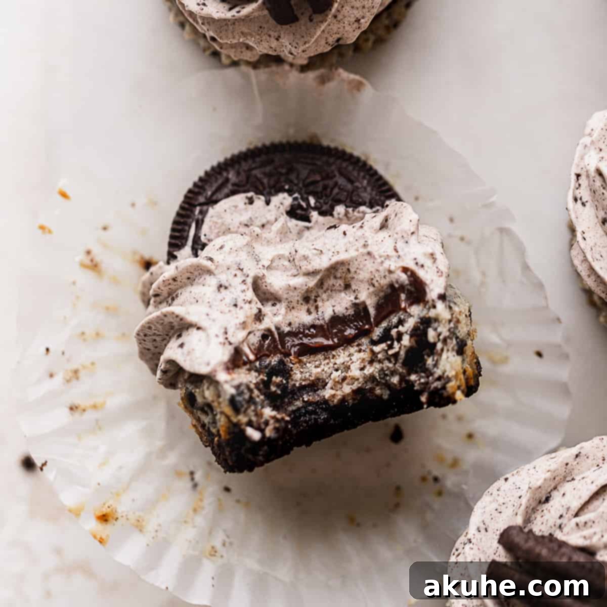 Bite-Sized Oreo Cheesecakes 1 featured 4900