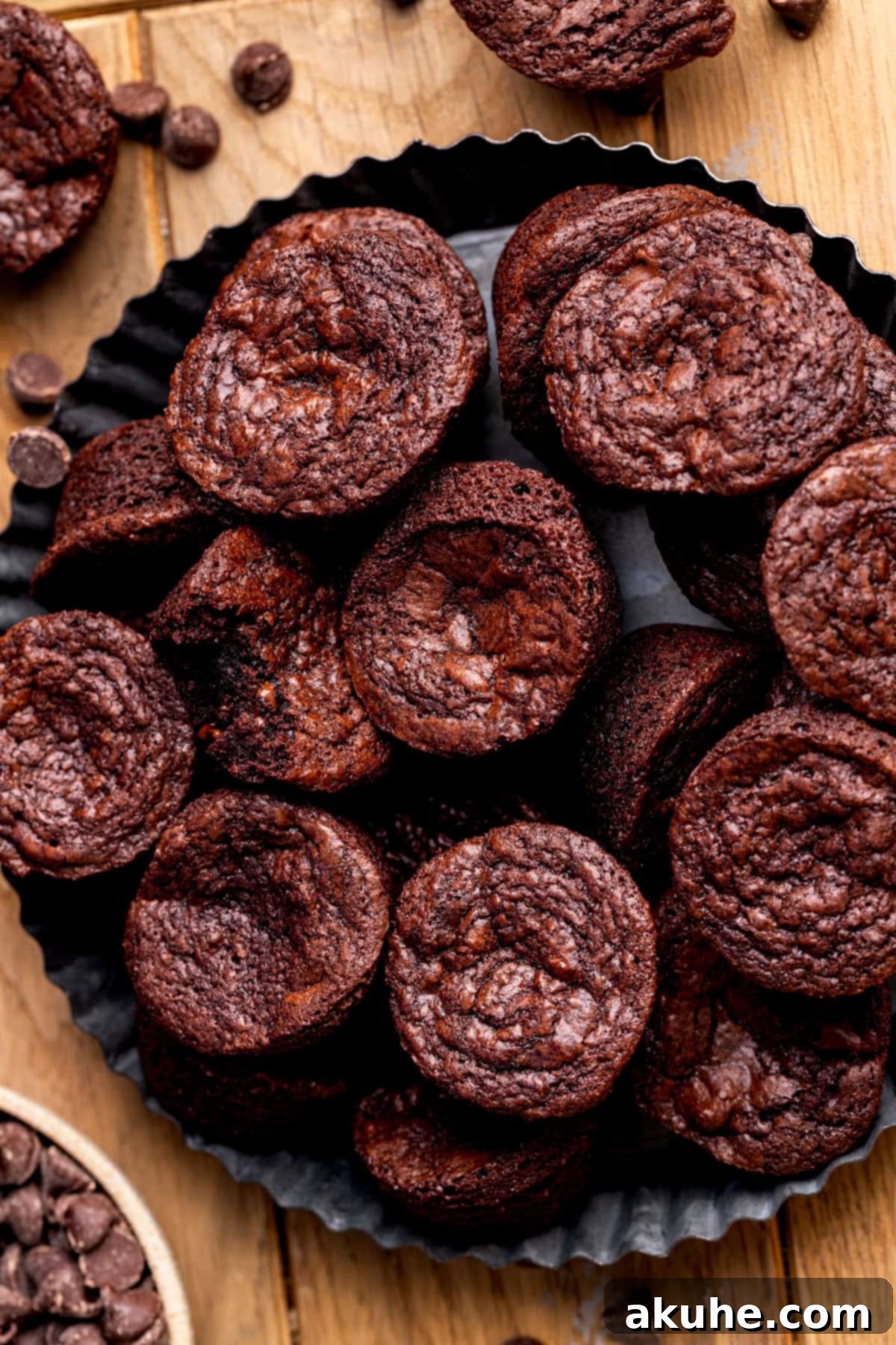 Bite-Sized Brownies 3 Brownie bites on a platter.